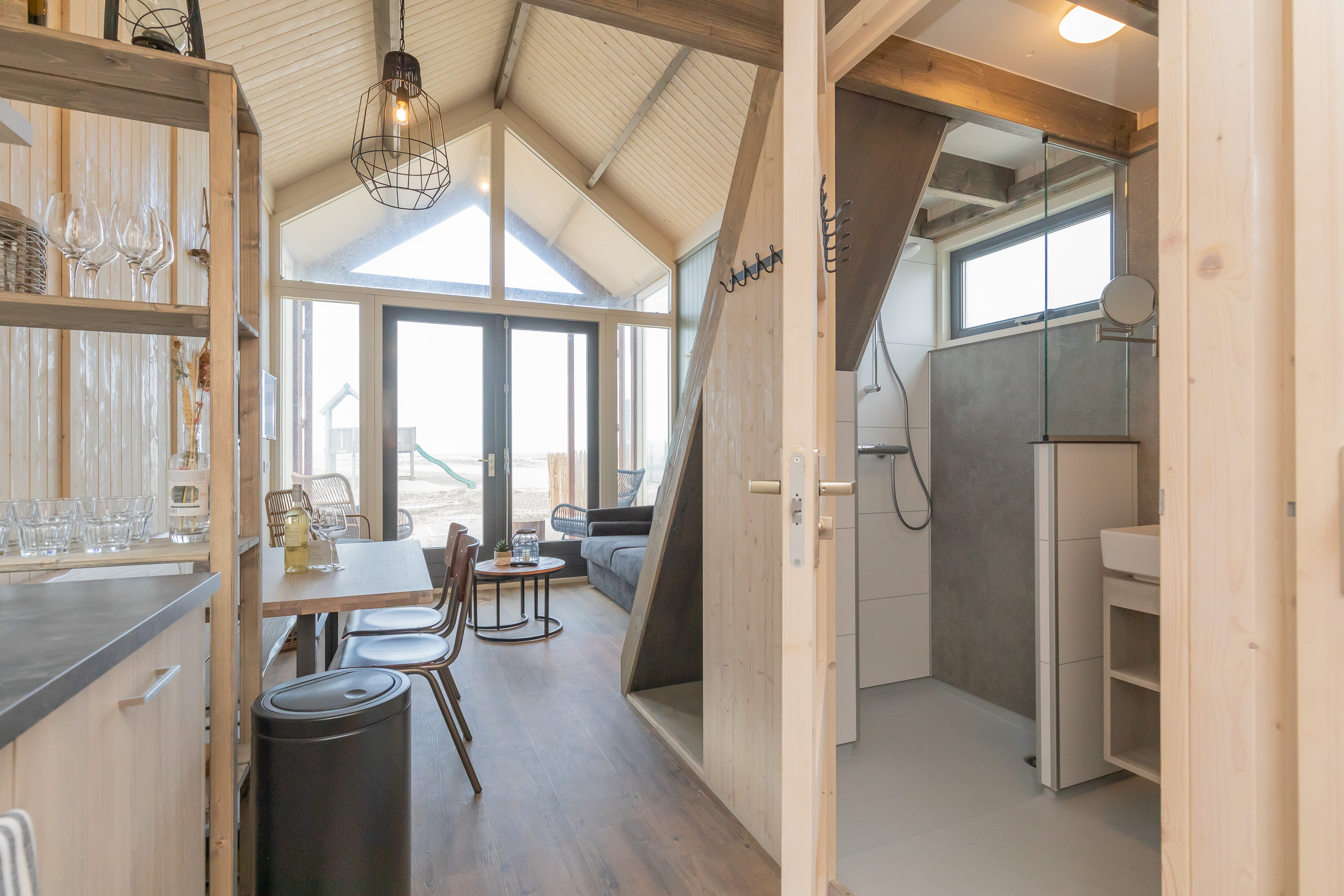 Interieur-strandhuisjes-Zee-en-zon