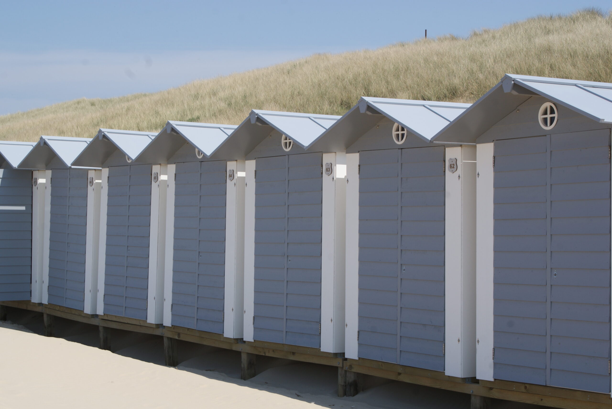 Strandkotjes-Egmond-aan-zee